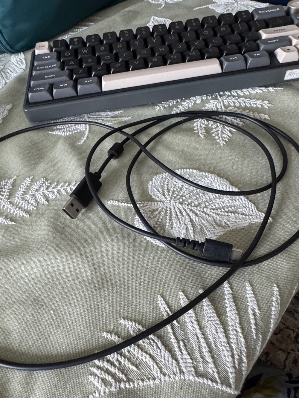 RK Royal Kludge R65 wired gaming keyboard - Picture 6 of 6